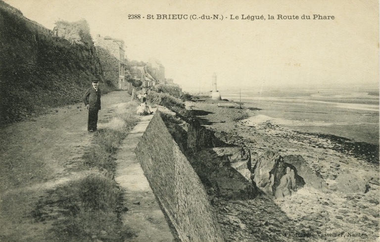 Front de mer : dit chemin du Phare de Sous-la-Tour (Plérin-sur-Mer)