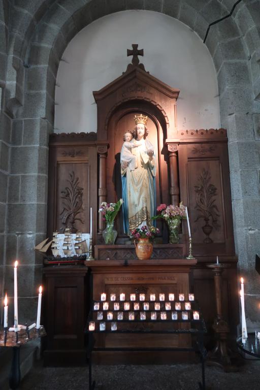Statue de Notre-Dame de Cesson dite Vierge au petit bateau, église Notre-Dame de Cesson (Saint-Brieuc)
