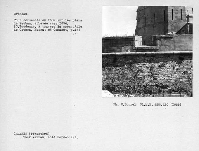 Tour Vauban : tour et batterie basse semi-circulaire, le Sillon, Anse de Camaret (Camaret-sur-Mer)