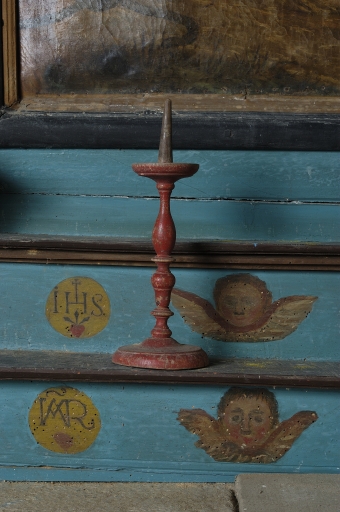 Ensemble de deux chandeliers d'autel