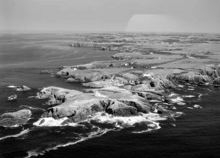 Ensemble fortifié (batteries et corps de garde crénelé), Pointe des Poulains (Sauzon)