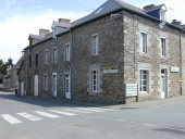 Alignement de maisons, 2 rue de Marcillé, 10 place de l'Eglise (Feins)