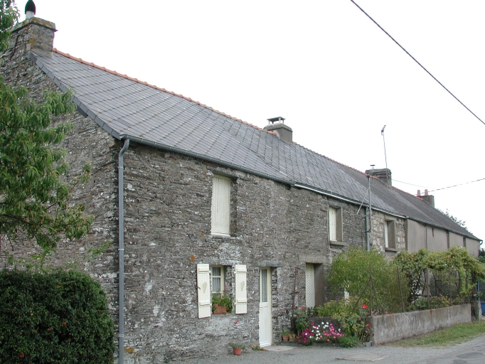 Alignement de maisons 2, la Grée Saint-Jean (Sainte-Marie)