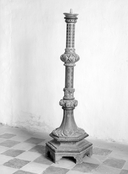 Chandelier pascal, église paroissiale Notre-Dame (Campénéac)