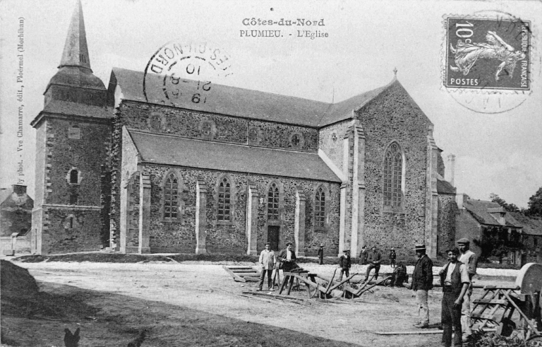 Eglise Paroissiale Saint-Pierre (Plumieux)