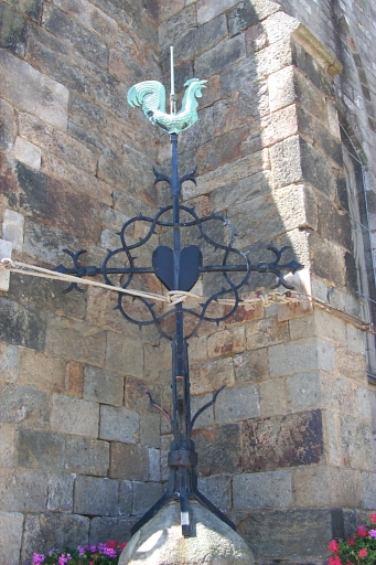 Girouette ; coq de faîtage