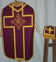 Ornement violet 1 : chasuble, manipule