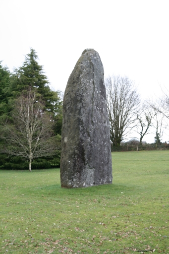 Menhir, le Cloître (Huelgoat)