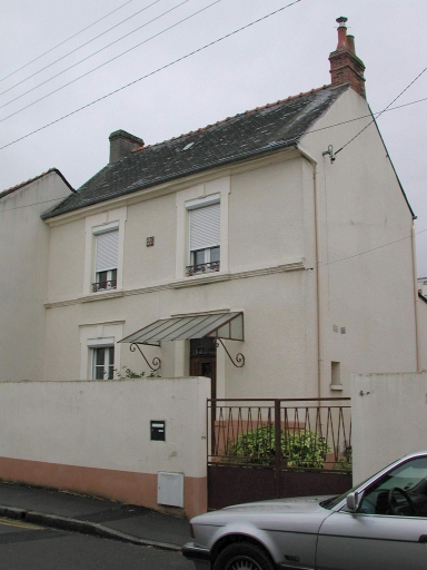 Maison, 10 rue Moreau-de-Jonnès (Rennes)