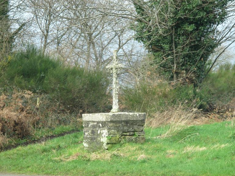 Les croix monumentales de la commune de Pluherlin