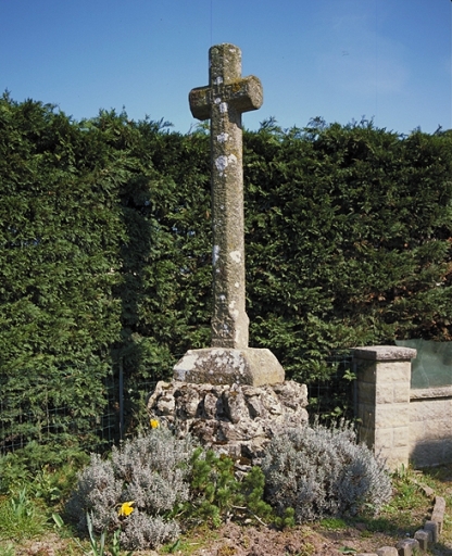 Croix de chemin dite du moulin de la Motte (Saint-Coulomb)