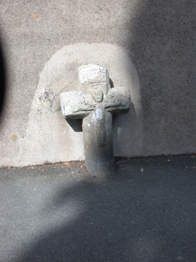 Croix de chemin dite de Cadelac, rue de Saint-Cado (Loudéac)