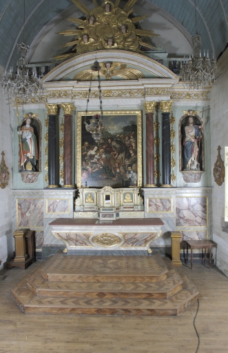 Ensemble du maître-autel : autel, tabernacle, gradin d'autel, retable