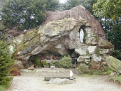 Grotte de Lourdes et oratoire, avenue du Président François Mitterrand (Liffré)