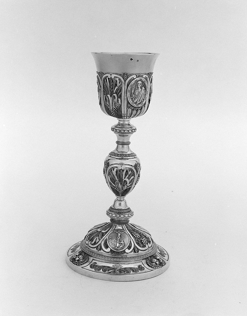 Calice, patène (4), cathédrale de Saint-Paul-Aurélien (Saint-Pol-de-Léon)
