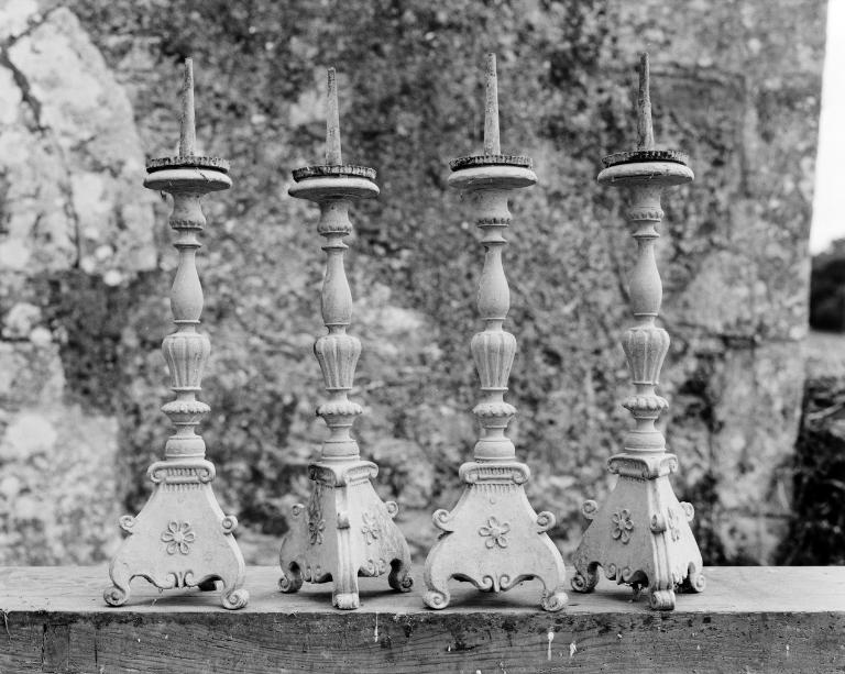 Chandelier d'autel (4), chapelle sainte-Hélène (Surzur)