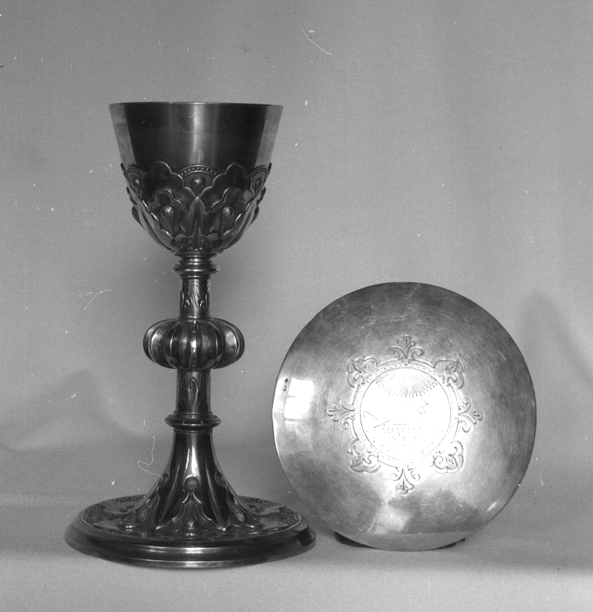 Calice, patène (3), église paroissiale Saint-Aignan (Saint-Aignan)