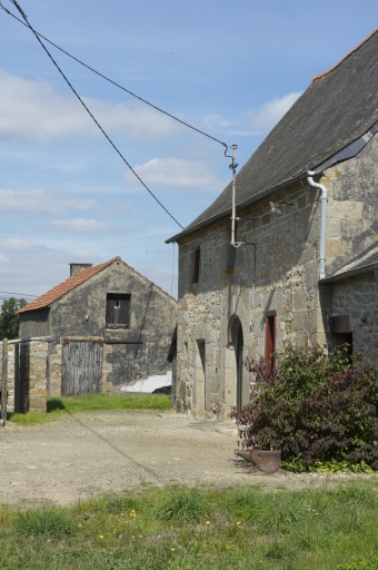 Maison, le Rocher Jean (Saint-Étienne-en-Coglès fusionnée en Maen Roch en 2017)