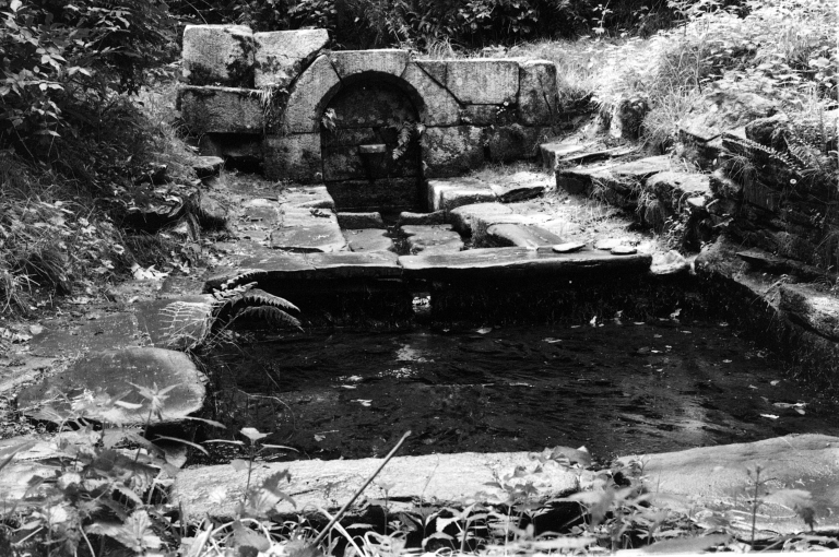 Fontaine et lavoir, Lestrémélar (Sizun)
