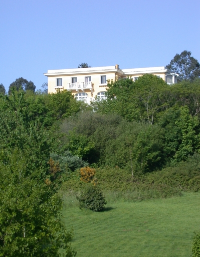 Maison de villégiature dite villa Le Carihuel (Etables-sur-Mer fusionnée en Binic-Etables-sur-Mer en 2016)