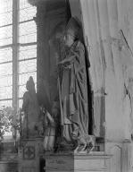 Groupe sculpté (grandeur nature) : saint Tugen, chapelle Saint-Tugen (Primelin)