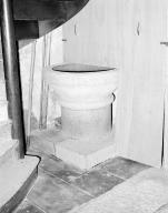 Bénitier, église paroissiale Saint-Colomban (Plougoulm)