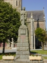 Monument commémoratif et statue de Nominoë, place Nominoë (Bains-sur-Oust)