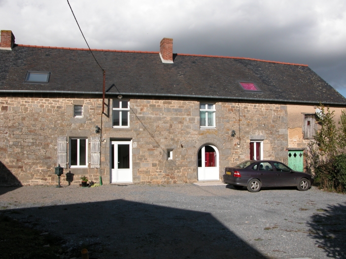 Ferme, actuellement logements, la Lande Gautier (Dingé)