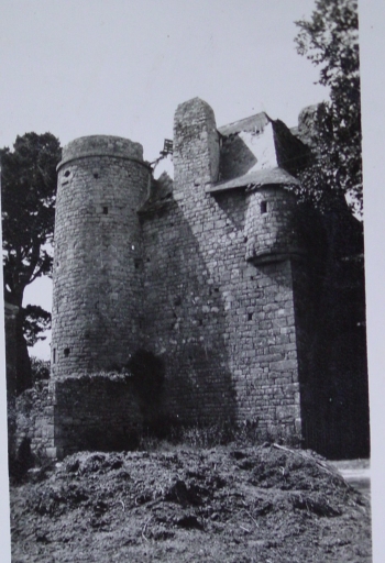 Manoir, puis château de Kercadio (Erdeven)