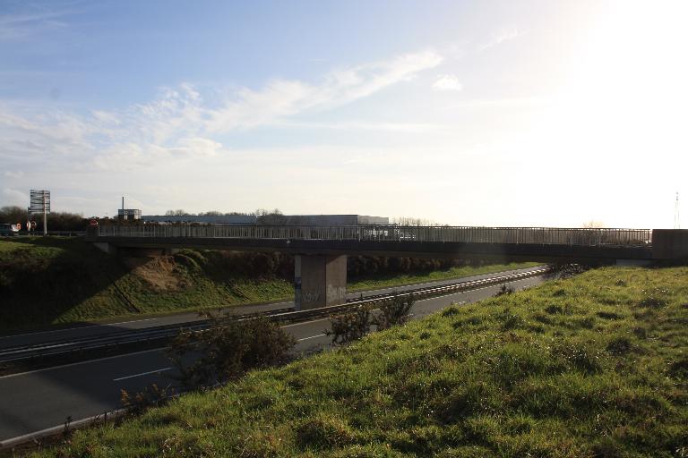 Vildé-Guingalan et la route nationale