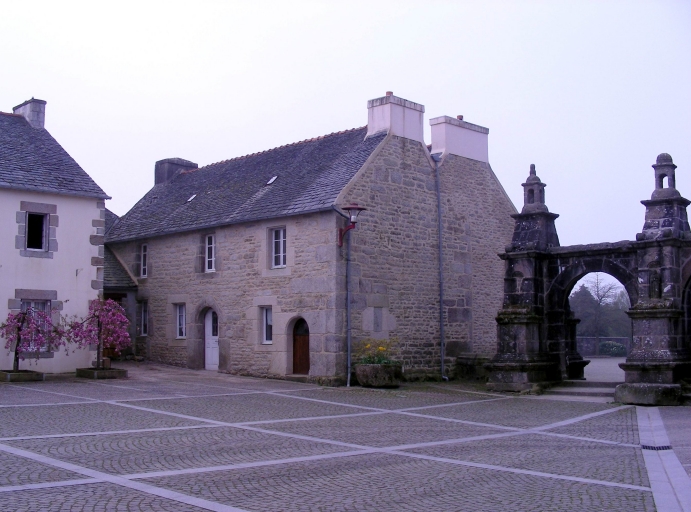 Maison 1, bourg (Plounéour-Ménez)