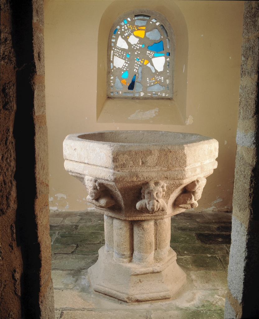 Fonts baptismaux, église paroissiale Saint-Gérand (Cléguer)
