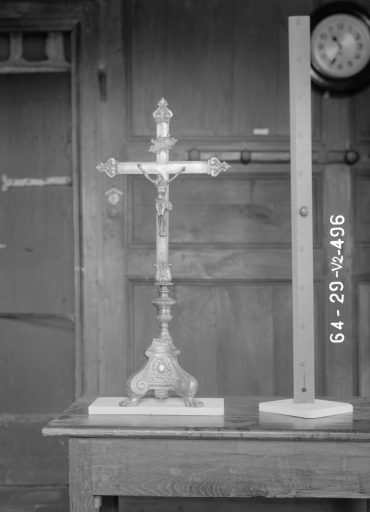 Croix d'autel, église paroissiale Notre-Dame de l'Assomption (Cléden-Poher)
