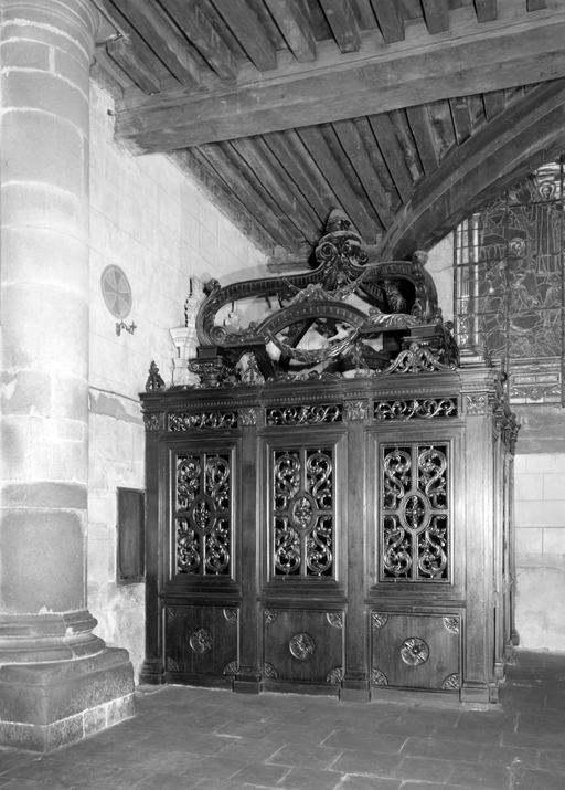 Clôture liturgique, baldaquin, église paroissiale Saint-Gildas (Auray)