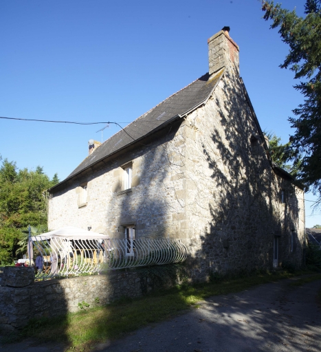 Manoir, la Héloire (Saint-Georges-de-Chesné fusionnée en Rives-du-Couesnon en 2019)
