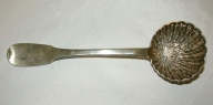 Cuiller saupoudreuse