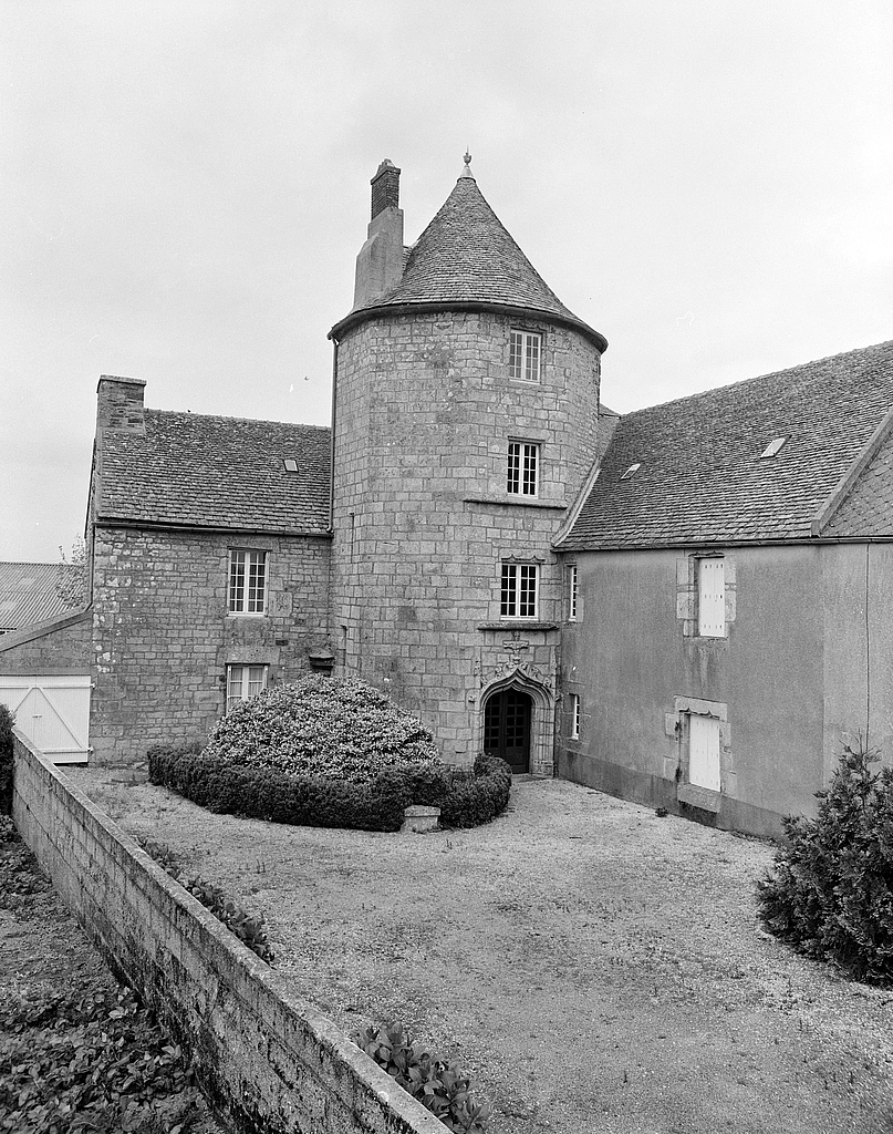 Manoir, Lesplouenan (Plouénan)