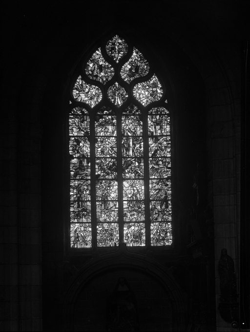Verrière (2, verrière figurée géométrique, verrière typologique, baies 123), dite de la sainte famille, dite de la chapelle des trépassés