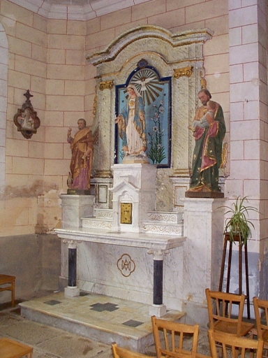 Ensemble de l'autel secondaire nord (degré, autel, tabernacle, 2 gradins, retable)