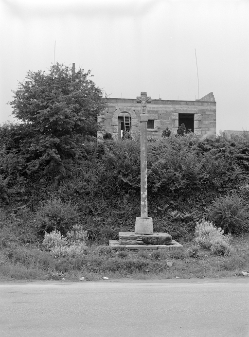 Croix de chemin, Kergroas (Trédarzec)