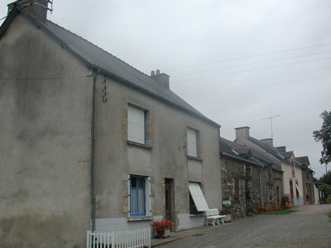 Alignement de maisons, le Clos Briet (Bains-sur-Oust)