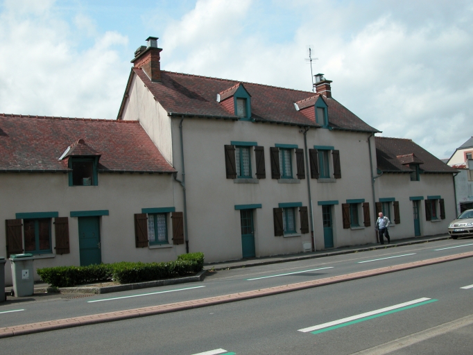 Ensemble de maisons, 74 avenue Général de Gaulle (Chartres-de-Bretagne)