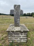 Croix de chemin de la Ville Marquée (Monteneuf)