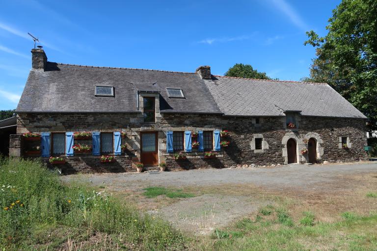 Les maisons et les fermes sur la commune de Saint-Thélo