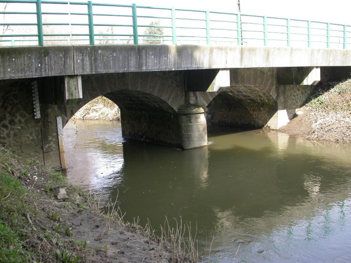 Pont, près de Renouard (Trévérien)