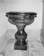 Fonts baptismaux, église paroissiale Notre-Dame (Larmor-Baden)