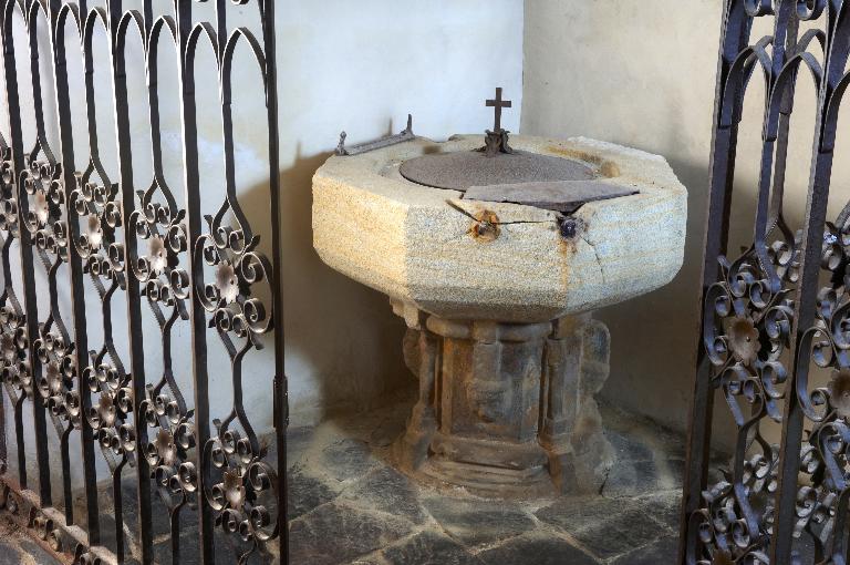 Fonts baptismaux, église Saint-Gilles (Malestroit)