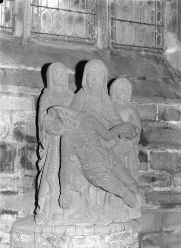 Groupe sculpté : Piétà, église paroissiale Saint-Pierre, Saint-Paul (Poullaouen)