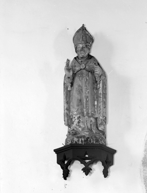 Statue (d'applique, petite nature) : saint Nicolas, chapelle Notre-Dame des Neiges (Cléguérec)