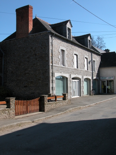 Maison, 21 rue du Bourg (Pleugueneuc)